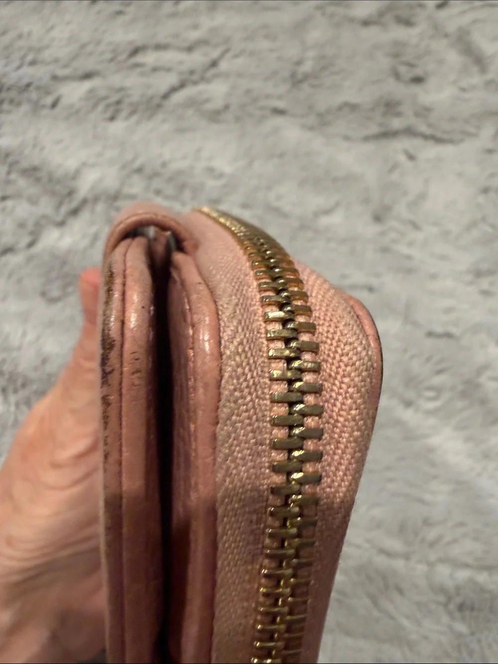 Gucci compact wallet